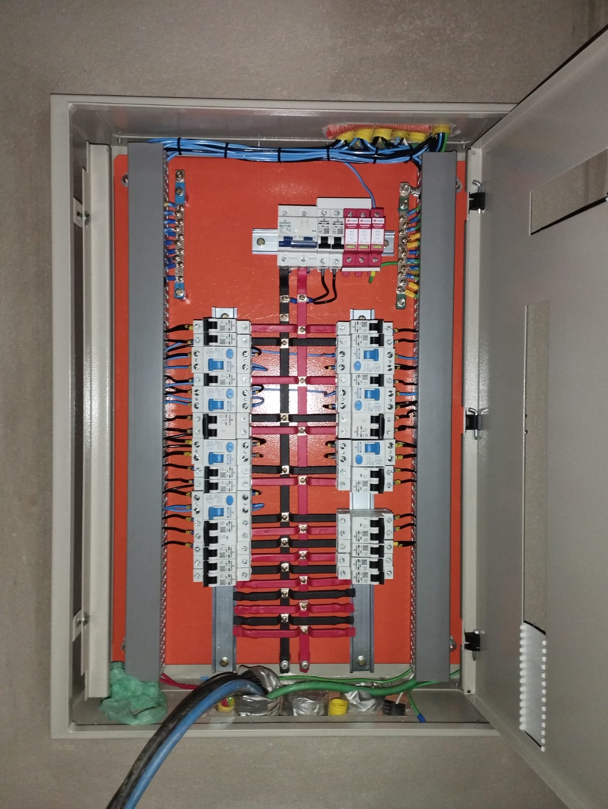 Elétrica Predial — trabalho executado pela DVR em Ferros-MG